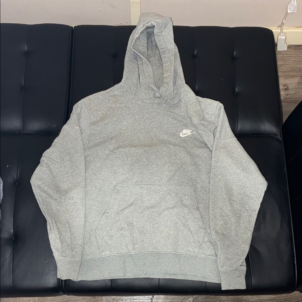 Nike Grey Club Fleece Hoodie – Men’s M